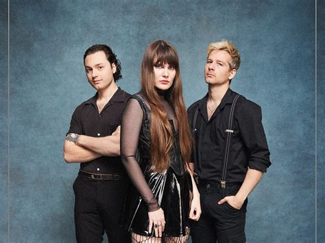 Calva Louise Unveils New Single and Music Video 'W.T.F'